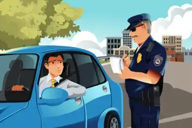שוטר עוצר נהג בגין נהיגה בפסילה